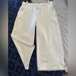 LL Bean 24/7 Sweats, Beach Pants, Wide-Leg Cropped Sweatpants- size L